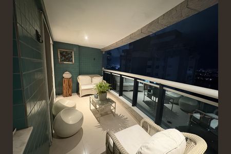 Apartamento à venda com 137m², 5 quartos e 2 vagas Apartamento à venda com 137m², 5 quartos e 2 vagasVaranda