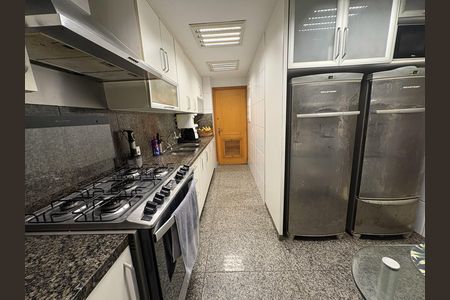 Cozinha de apartamento à venda com 5 quartos, 137m² em Barra da Tijuca, Rio de Janeiro