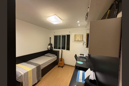 Quarto  de apartamento à venda com 5 quartos, 137m² em Barra da Tijuca, Rio de Janeiro