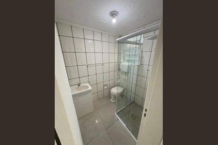 Banheiro de apartamento para alugar com 2 quartos, 60m² em Praia de Belas, Porto Alegre