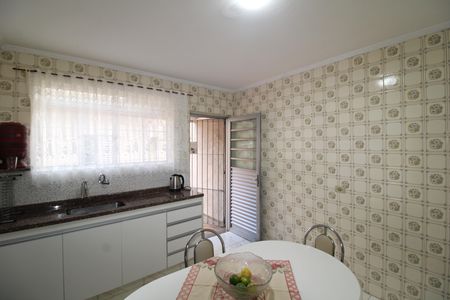 Casa à venda com 157m², 3 quartos e 2 vagasCozinha