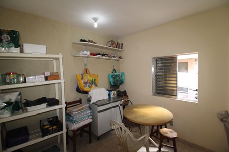 Casa à venda com 157m², 3 quartos e 2 vagasÁrea de Serviço