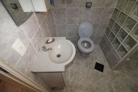 Casa à venda com 157m², 3 quartos e 2 vagasBanheiro 1