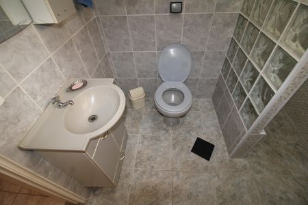 Casa à venda com 157m², 3 quartos e 2 vagasBanheiro 1