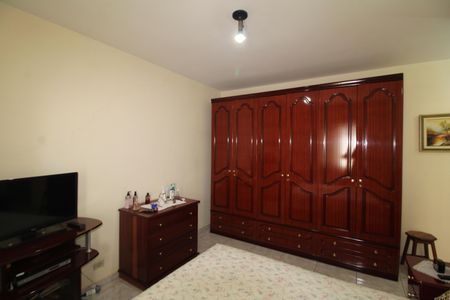Casa à venda com 3 quartos, 157m² em Parque Peruche, São Paulo