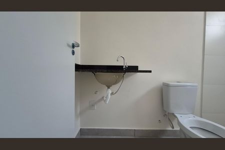 Apartamento à venda com 55m², 2 quartos e 2 vagas Apartamento à venda com 55m², 2 quartos e 2 vagasBanheiro da suíte