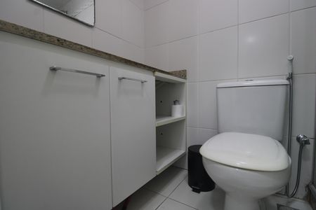 Apartamento para alugar com 80m², 2 quartos e 1 vagaBanheiro da suíte