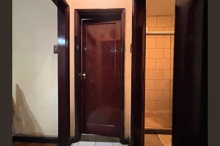 Apartamento para alugar com 85m², 2 quartos e sem vaga Apartamento para alugar com 85m², 2 quartos e sem vagaBanheiro social - corredor de acesso aos cômodos