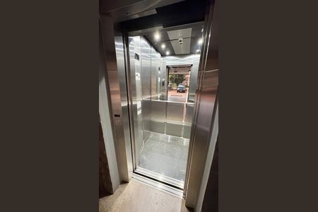 Apartamento à venda com 48m², 2 quartos e 1 vaga Apartamento à venda com 48m², 2 quartos e 1 vagaÁrea externa