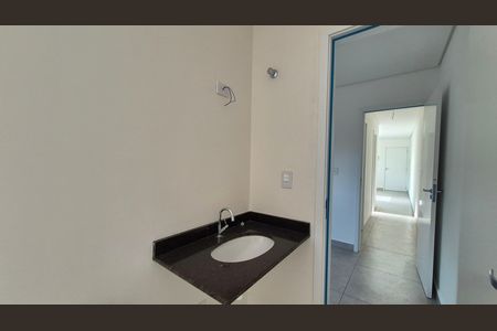 Apartamento à venda com 55m², 2 quartos e 2 vagas Apartamento à venda com 55m², 2 quartos e 2 vagasBanheiro da suíte