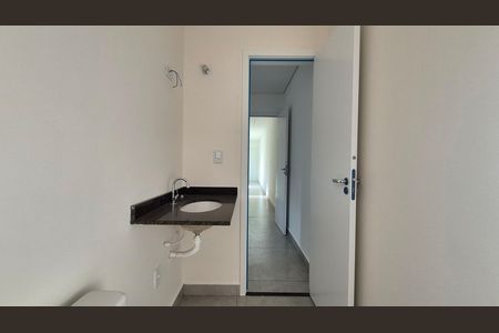 Apartamento à venda com 55m², 2 quartos e 2 vagas Apartamento à venda com 55m², 2 quartos e 2 vagasBanheiro da suíte