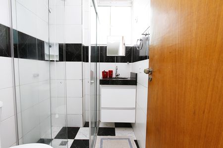 Apartamento à venda com 63m², 2 quartos e 1 vagaBanheiro Social