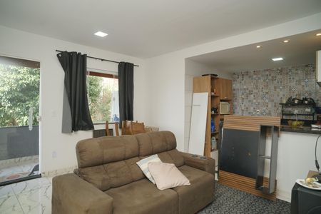 Sala de casa para alugar com 1 quarto, 65m² em Jardim Atlântico Central, Maricá