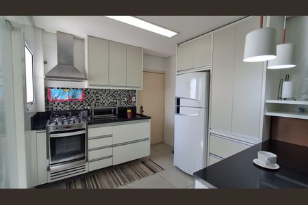Apartamento para alugar com 140m², 3 quartos e 2 vagas Apartamento para alugar com 140m², 3 quartos e 2 vagasCozinha