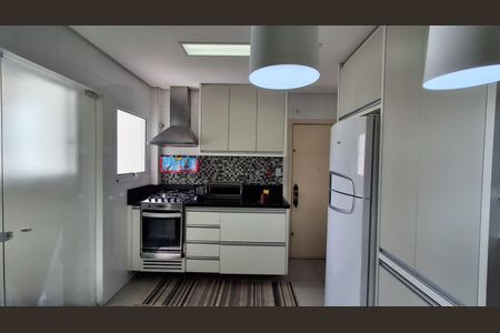 Apartamento para alugar com 140m², 3 quartos e 2 vagas Apartamento para alugar com 140m², 3 quartos e 2 vagasCozinha