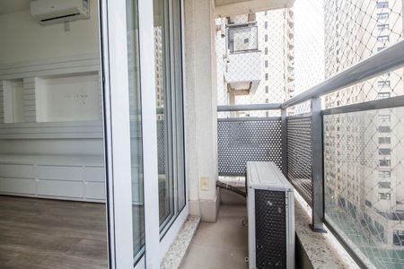 Sacada de apartamento para alugar com 1 quarto, 49m² em Alphaville Industrial, Barueri