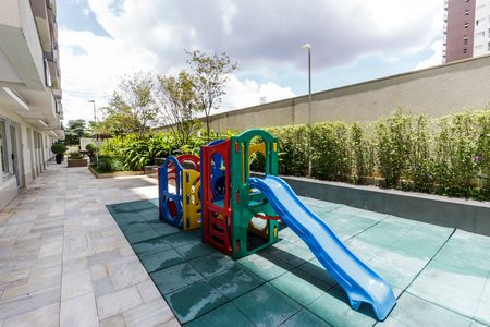 Apartamento para alugar com 49m², 1 quarto e 1 vaga Apartamento para alugar com 49m², 1 quarto e 1 vagaÁrea comum - Playground