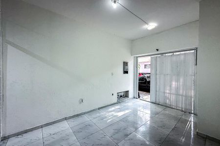 Casa para alugar com 55m², 1 quarto e sem vaga Casa para alugar com 55m², 1 quarto e sem vagaGaragem
