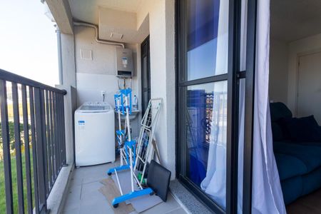 Apartamento à venda com 42m², 2 quartos e 1 vaga Apartamento à venda com 42m², 2 quartos e 1 vagaVaranda e área de serviço