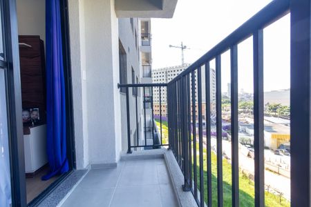 Apartamento à venda com 42m², 2 quartos e 1 vaga Apartamento à venda com 42m², 2 quartos e 1 vagaVaranda e área de serviço