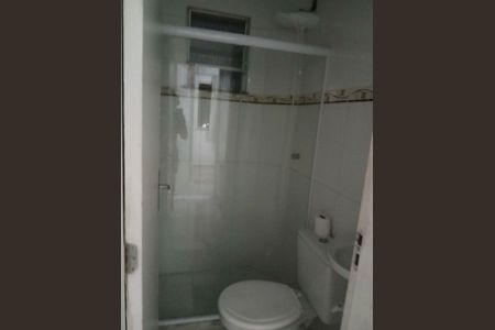Banheiro de apartamento para alugar com 1 quarto, 60m² em Costa Azul, Salvador