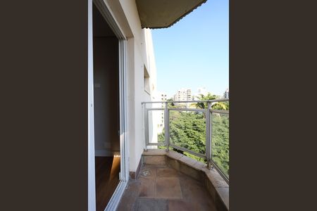 Apartamento para alugar com 170m², 2 quartos e 2 vagas Apartamento para alugar com 170m², 2 quartos e 2 vagassacada do quarto 1