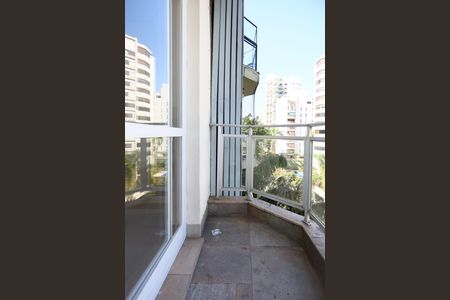 sacada de apartamento à venda com 2 quartos, 170m² em Real Parque, São Paulo