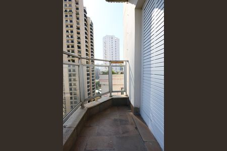 Apartamento para alugar com 170m², 2 quartos e 2 vagas Apartamento para alugar com 170m², 2 quartos e 2 vagassacada do quarto 1
