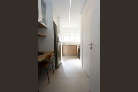 Cozinha de apartamento para alugar com 2 quartos, 170m² em Real Parque, São Paulo