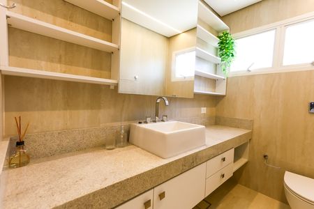 Apartamento para alugar com 170m², 2 quartos e 2 vagas Apartamento para alugar com 170m², 2 quartos e 2 vagasBanheiro da Suíte