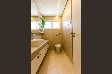Apartamento para alugar com 170m², 2 quartos e 2 vagas Apartamento para alugar com 170m², 2 quartos e 2 vagasBanheiro da Suíte