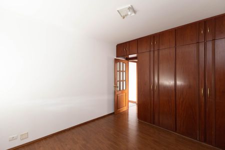 Apartamento para alugar com 120m², 3 quartos e 2 vagas Apartamento para alugar com 120m², 3 quartos e 2 vagasQuarto 2