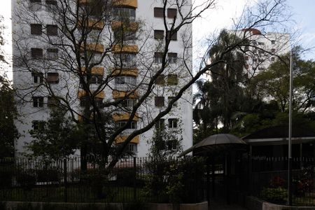 Apartamento para alugar com 120m², 3 quartos e 2 vagas Apartamento para alugar com 120m², 3 quartos e 2 vagasFachada