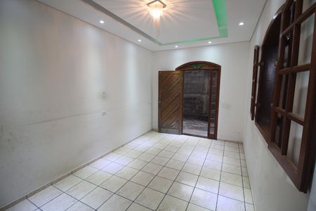 Casa para alugar com 100m², 2 quartos e 2 vagasSala
