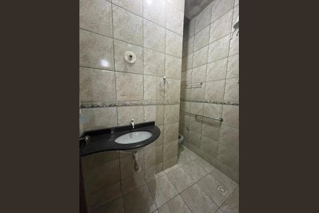 Banheiro de casa para alugar com 2 quartos, 100m² em Olaria, Contagem