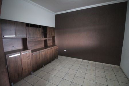 Casa para alugar com 100m², 2 quartos e 2 vagasSala