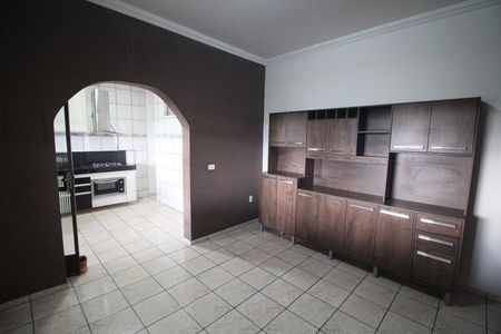 Casa para alugar com 100m², 2 quartos e 2 vagasSala