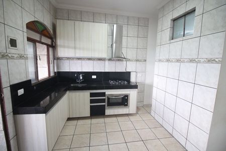 Casa para alugar com 100m², 2 quartos e 2 vagasCozinha