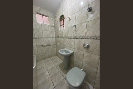Banheiro de casa para alugar com 2 quartos, 100m² em Olaria, Contagem