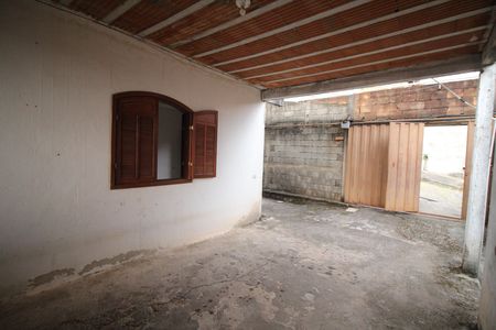 Casa para alugar com 100m², 2 quartos e 2 vagasQuintal