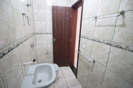 Casa para alugar com 100m², 2 quartos e 2 vagasBanheiro