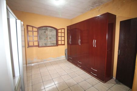 Casa para alugar com 100m², 2 quartos e 2 vagasQuarto 2
