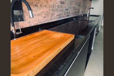 Cozinha de apartamento para alugar com 1 quarto, 75m² em Panamby, São Paulo
