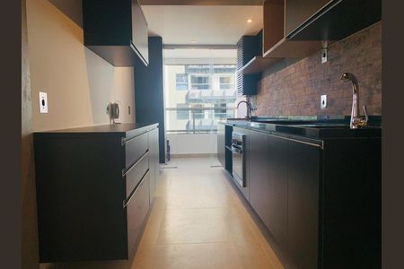 Cozinha de apartamento para alugar com 1 quarto, 75m² em Panamby, São Paulo