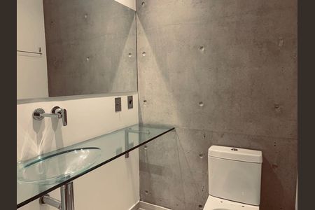 Banheiro  de apartamento para alugar com 1 quarto, 75m² em Panamby, São Paulo