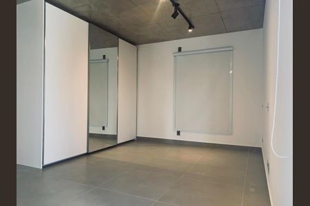 Sala/Quarto de apartamento para alugar com 1 quarto, 75m² em Panamby, São Paulo