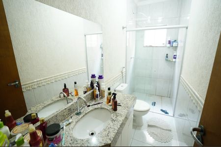 Casa à venda com 134m², 3 quartos e 2 vagas