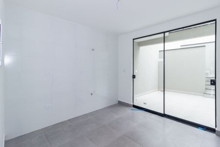 Casa à venda com 108m², 2 quartos e 2 vagas Casa à venda com 108m², 2 quartos e 2 vagasCozinha