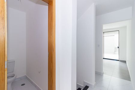 Casa à venda com 108m², 2 quartos e 2 vagas Casa à venda com 108m², 2 quartos e 2 vagasCorredor