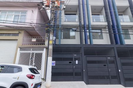 Casa à venda com 108m², 2 quartos e 2 vagas Casa à venda com 108m², 2 quartos e 2 vagasFachada